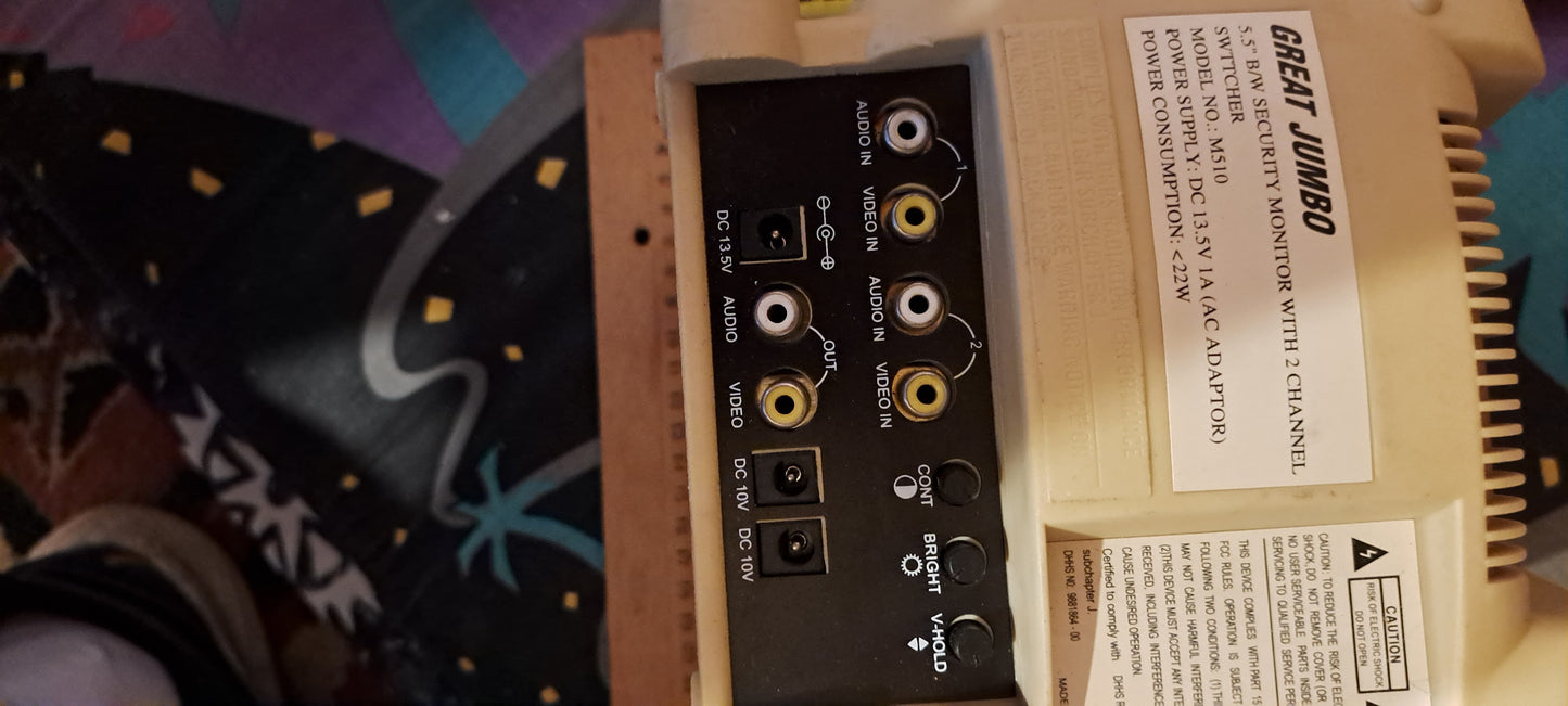 Mini portable old TV + radio [INS10351]