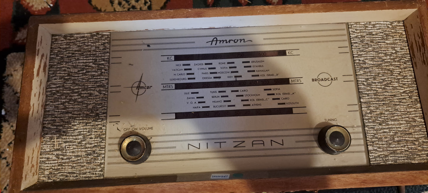Antique wooden tubes radio - Nitzan Amron [INS10361] *for Israel local market only*