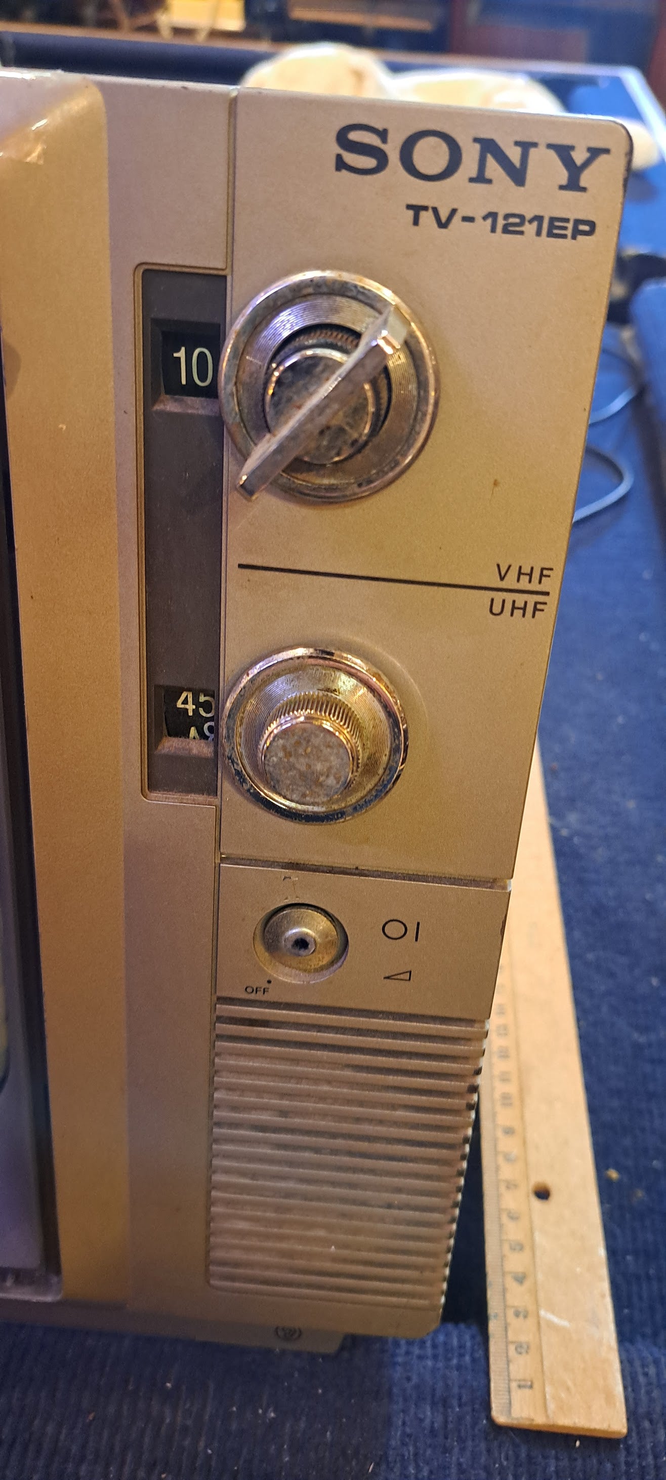 Small old tubes TV [INS10395]  *for Israel local market only*