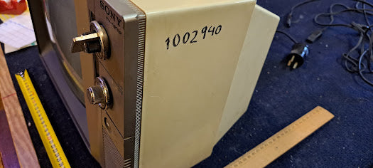 Small old tubes TV [INS10395]  *for Israel local market only*