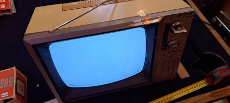 Small old tubes TV [INS10395]  *for Israel local market only*