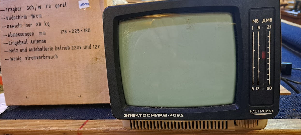 Mini portable TV [INS10400]