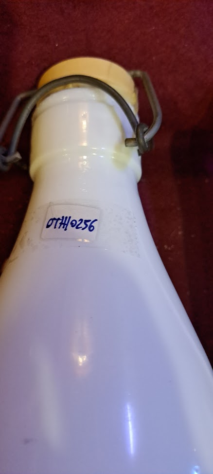 Vintage milk bottle [OTH10256]