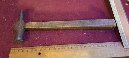 Vintage carpenter hammer [TOL10186]