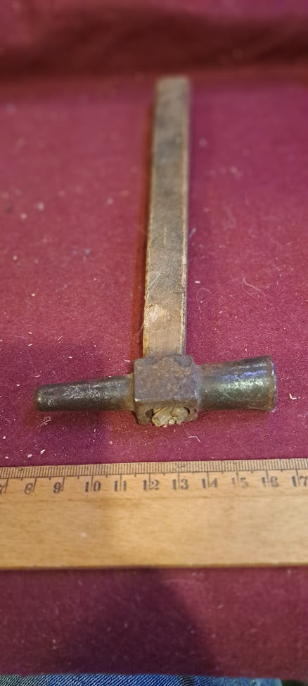 Vintage carpenter hammer [TOL10186]
