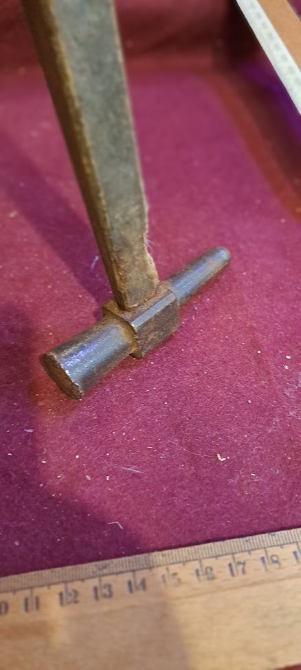 Vintage carpenter hammer [TOL10186]