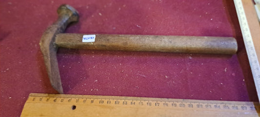 Vintage carpenter hammer [TOL10185]