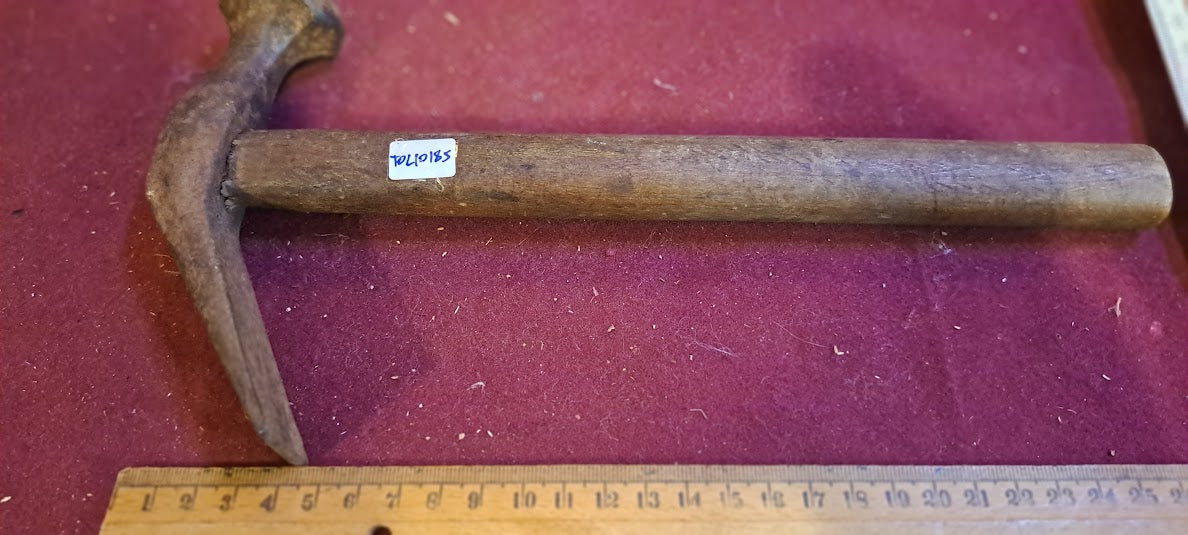 Vintage carpenter hammer [TOL10185]