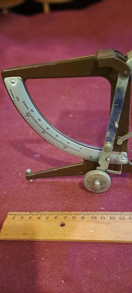 Antique Postal scales [INS10423]