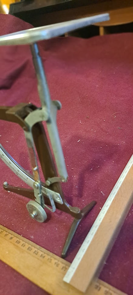 Antique Postal scales [INS10423]