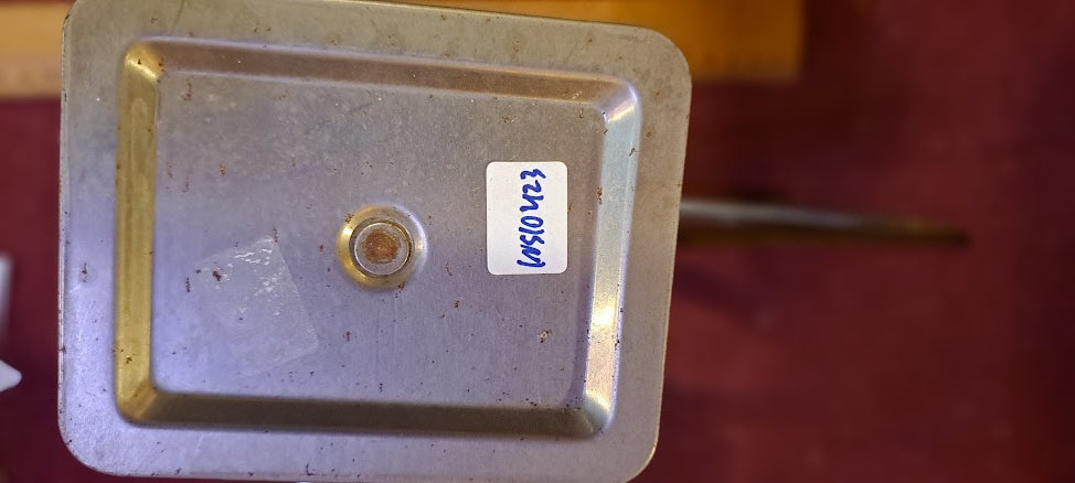 Antique Postal scales [INS10423]