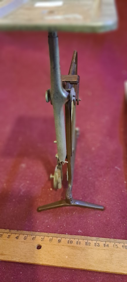 Antique Postal scales [INS10423]