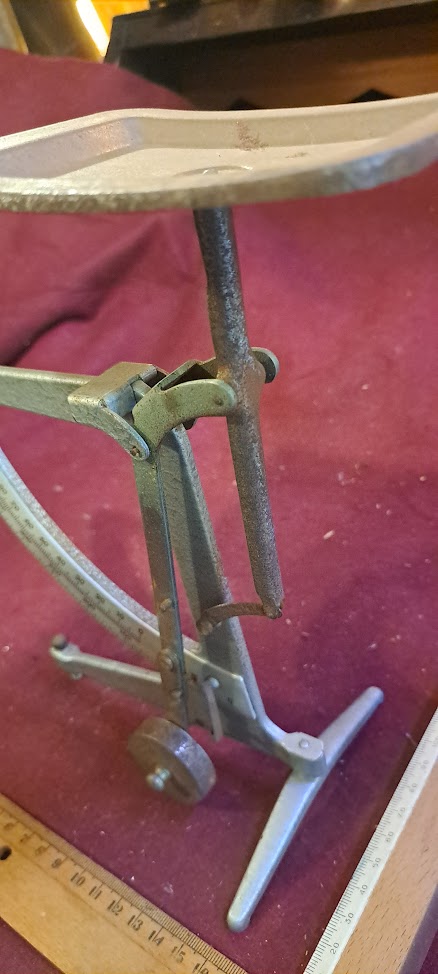 Antique Postal scales [INS10424]