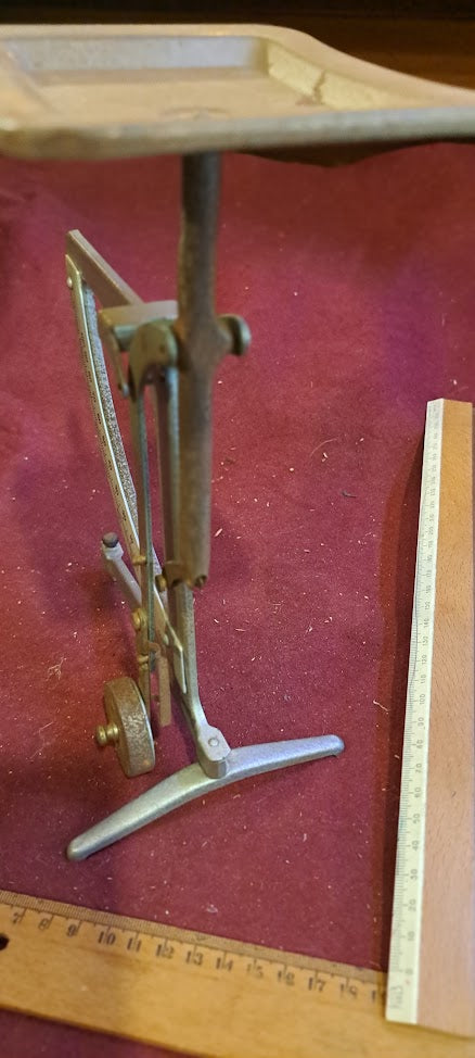 Antique Postal scales [INS10424]