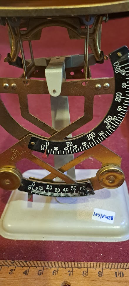 Antique Postal Scale vintage [INS10428]