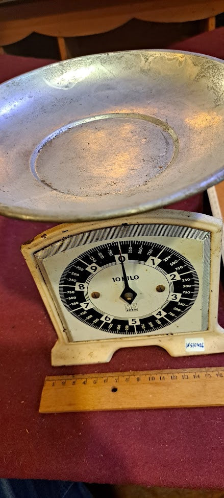 Old weigh [INS10426]