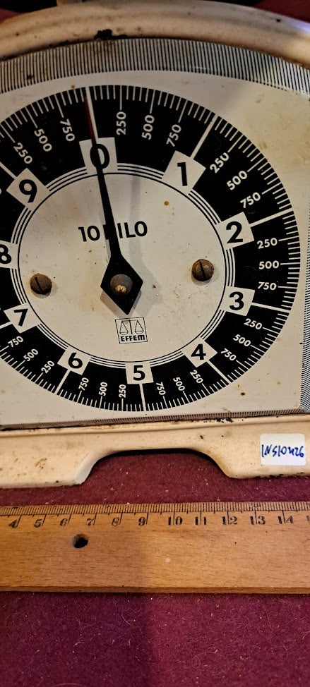 Old weigh [INS10426]