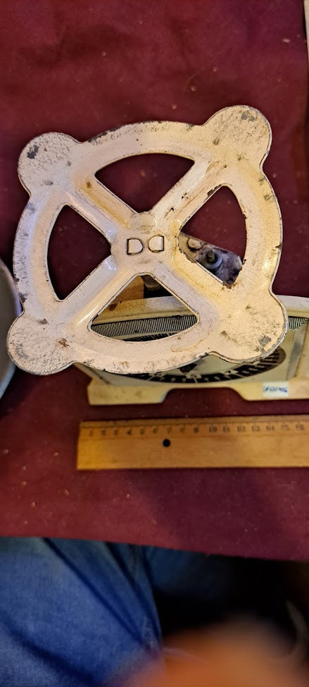 Old weigh [INS10426]