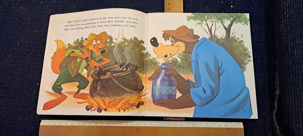 Its a small world Walt Disney book [BOK10201]
