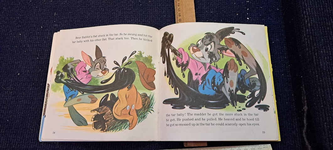 Its a small world Walt Disney book [BOK10201]