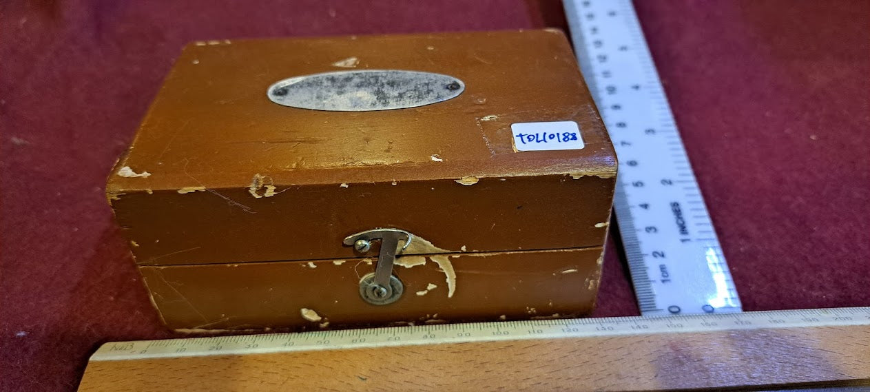 Vintage weight set & wood boxes [TOL10188]