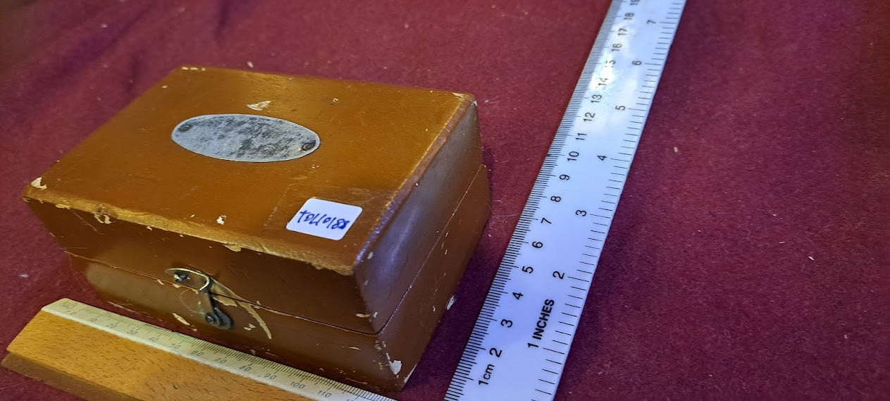 Vintage weight set & wood boxes [TOL10188]