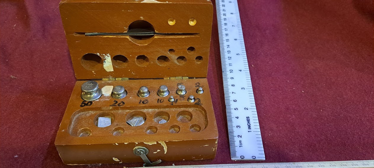 Vintage weight set & wood boxes [TOL10188]