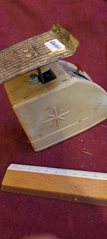 Vintage post, kitchen scale [INS10433]