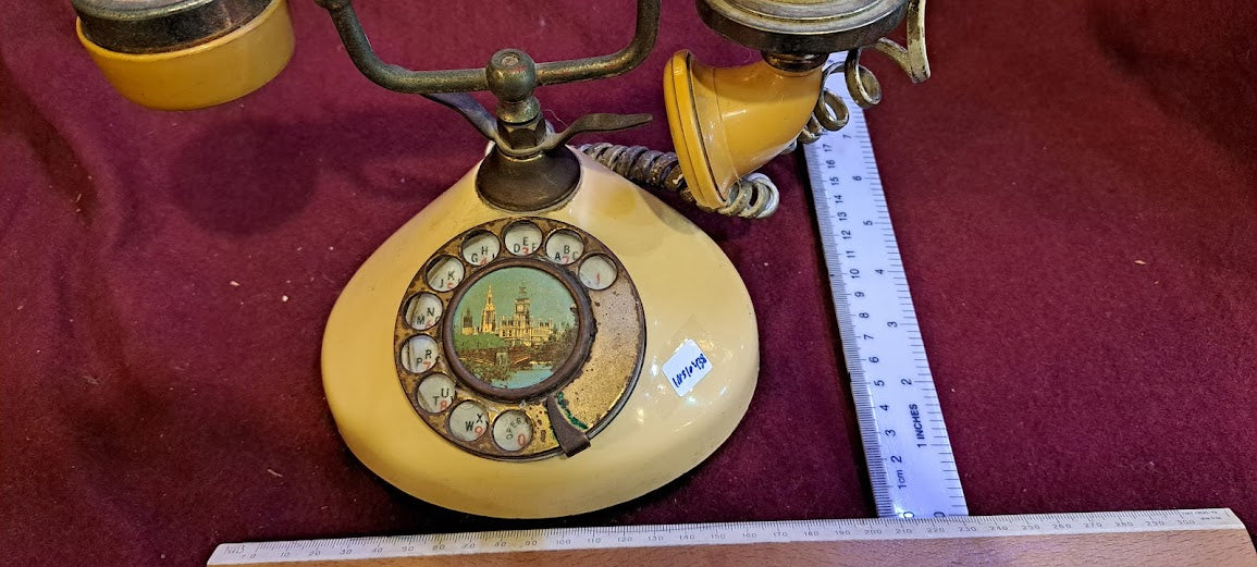 Antique analog telephone [INS10438]