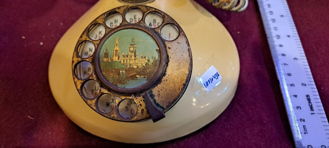 Antique analog telephone [INS10438]