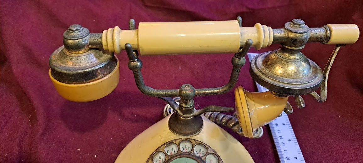 Antique analog telephone [INS10438]