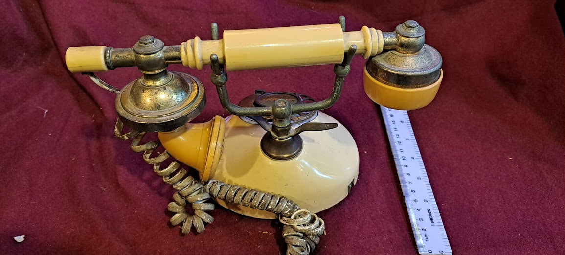 Antique analog telephone [INS10438]