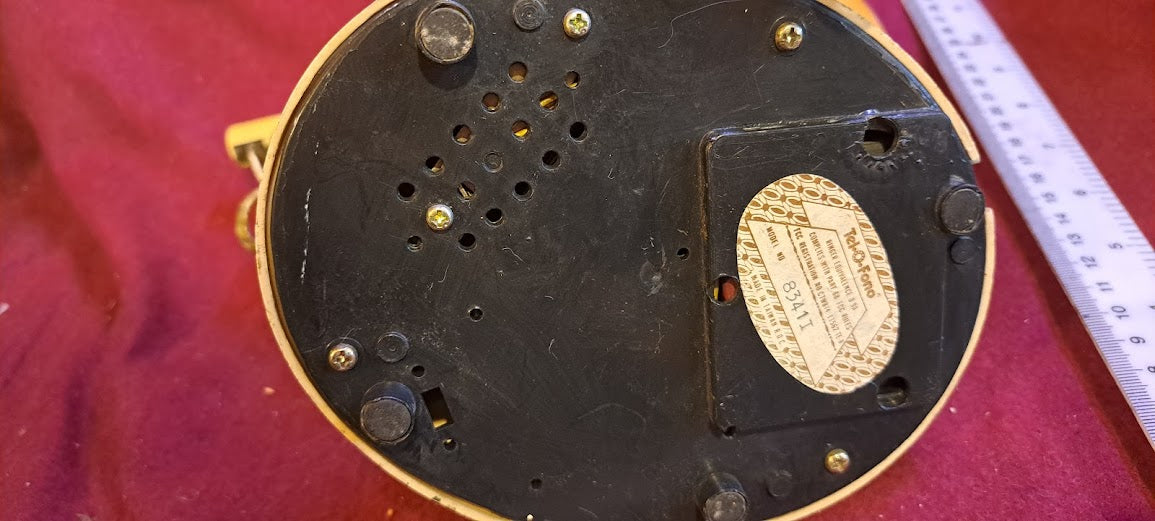 Antique analog telephone [INS10438]