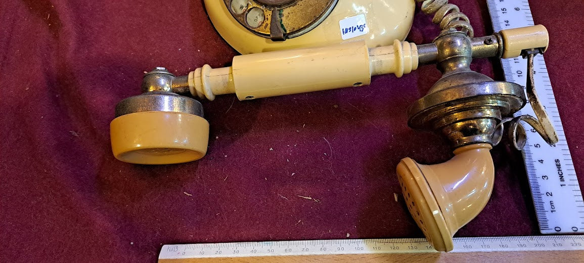 Antique analog telephone [INS10438]
