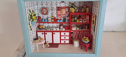 Miniature handmade art in box [ART10212]