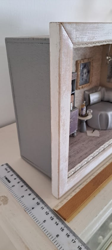 Miniature handmade art in box [ART10213]