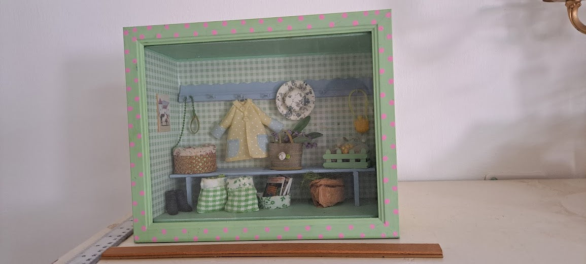 Miniature handmade art in box [ART10214]