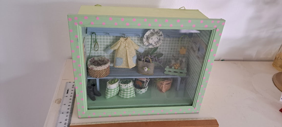 Miniature handmade art in box [ART10214]