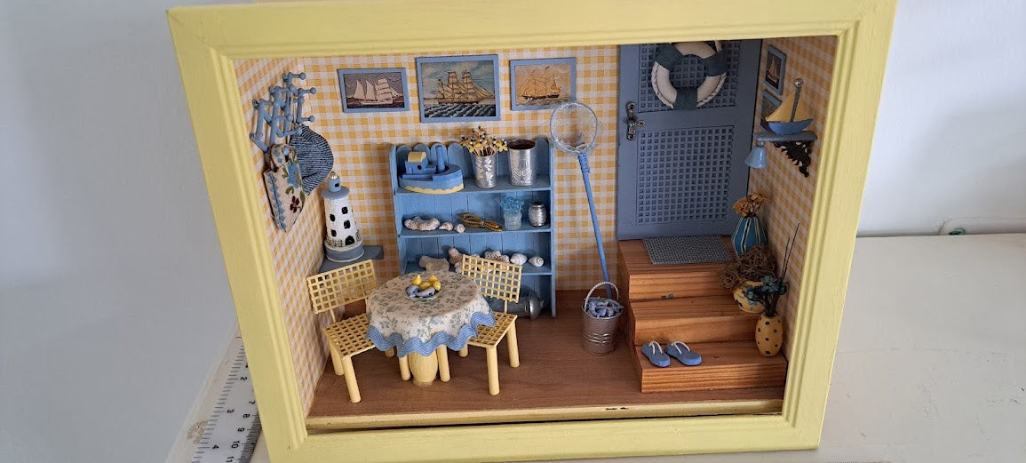 Miniature handmade art in box [ART10216]