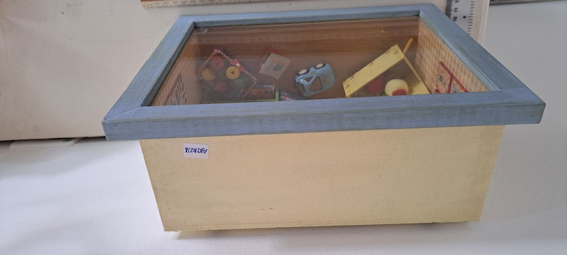 Miniature handmade art in box [ART10218]