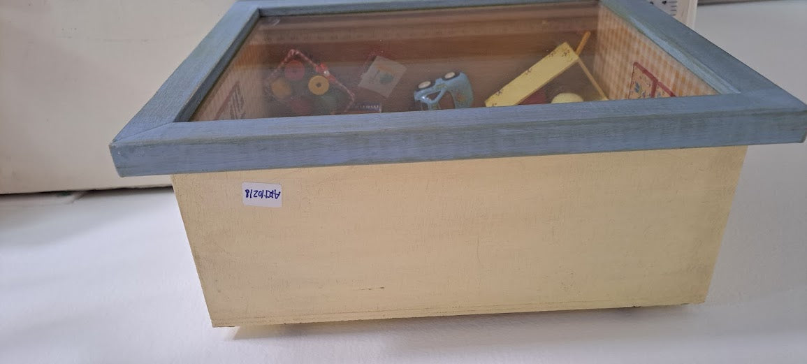 Miniature handmade art in box [ART10218]