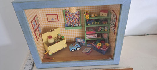 Miniature handmade art in box [ART10220]
