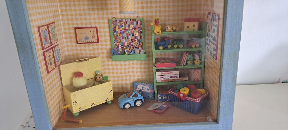 Miniature handmade art in box [ART10218]
