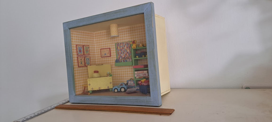 Miniature handmade art in box [ART10218]