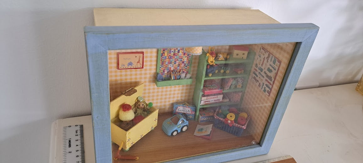 Miniature handmade art in box [ART10218]