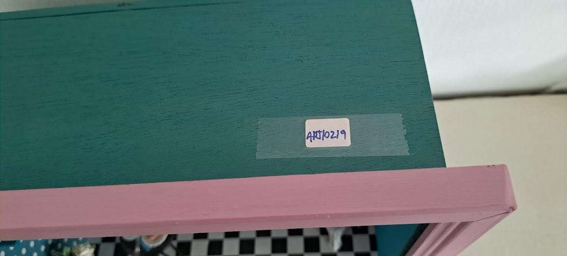 Miniature handmade art in box [ART10219]