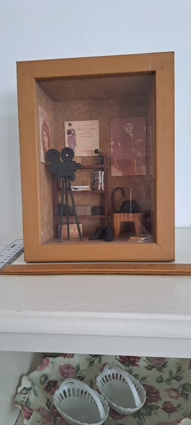 Miniature handmade art in box [ART10220]