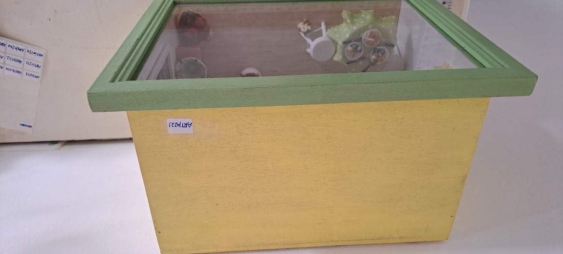 Miniature handmade art in box [ART10221]