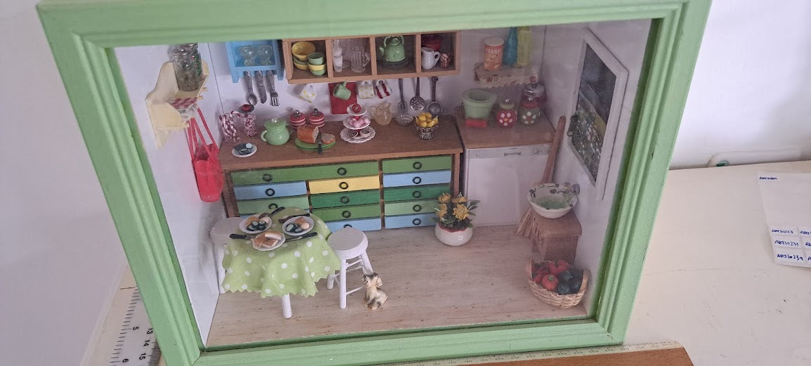 Miniature handmade art in box [ART10221]