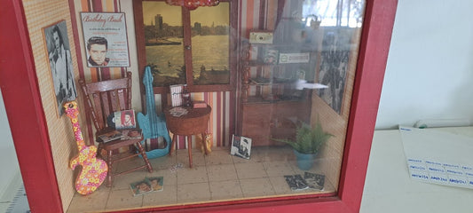 Miniature handmade art in box [ART10222]